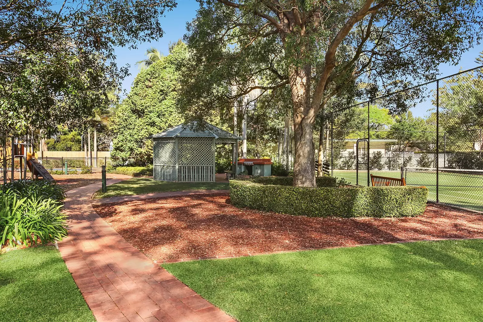 17 Hillcrest Drive, St Ives Sold by Sydney Sotheby's International Realty - image 6