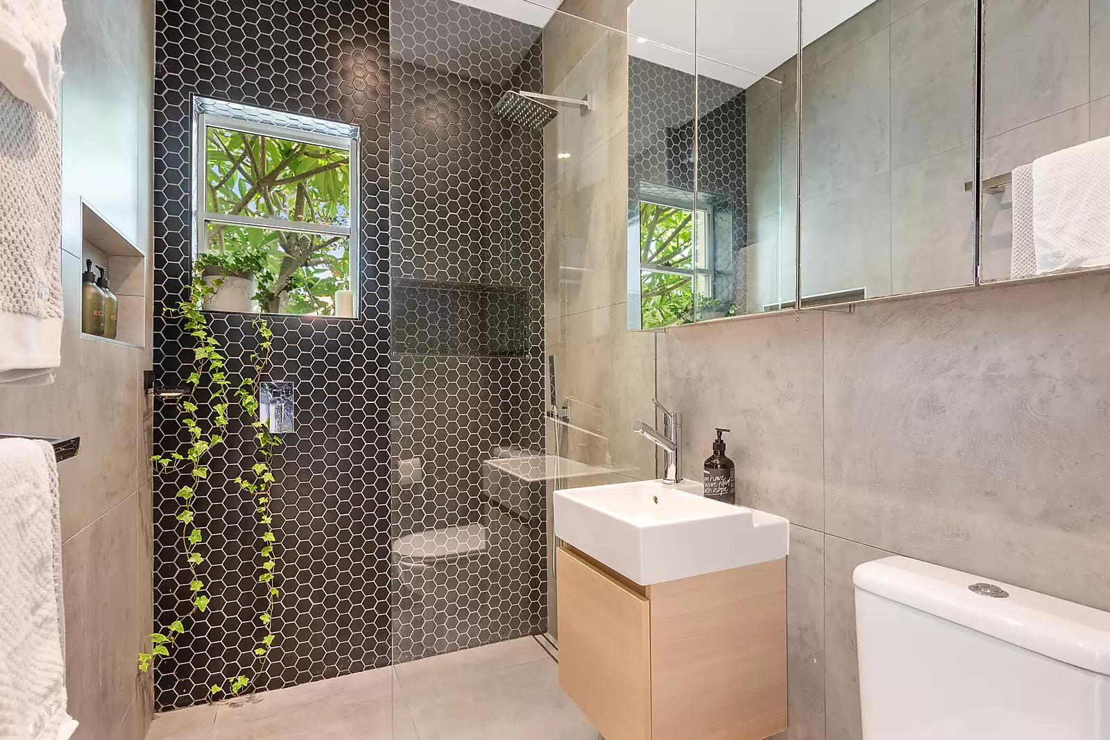 585 Malabar Road, Maroubra Sold by Sydney Sotheby's International Realty - image 5
