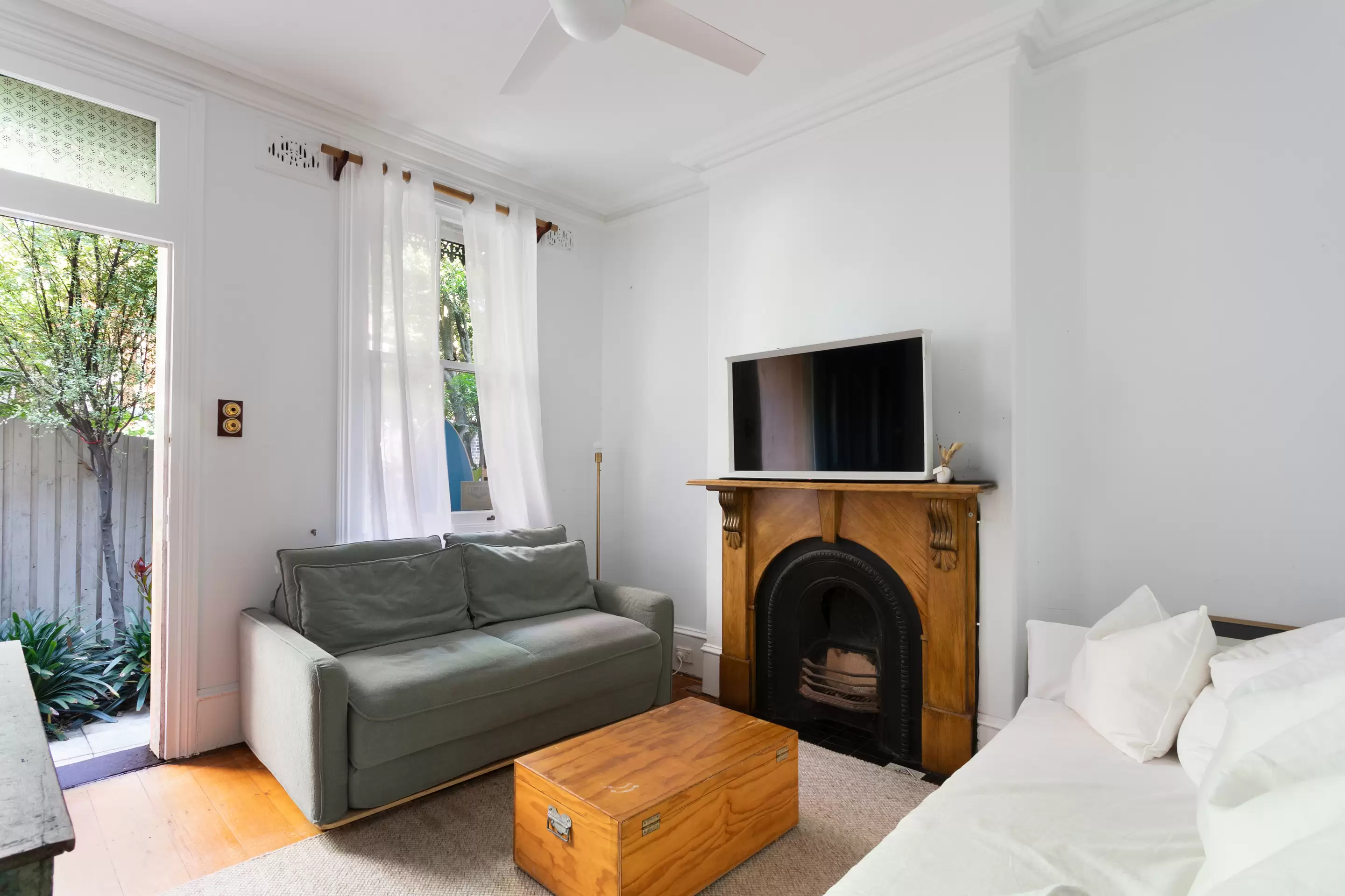 2 Bellevue Avenue, Paddington Sold by Sydney Sotheby's International Realty - image 2