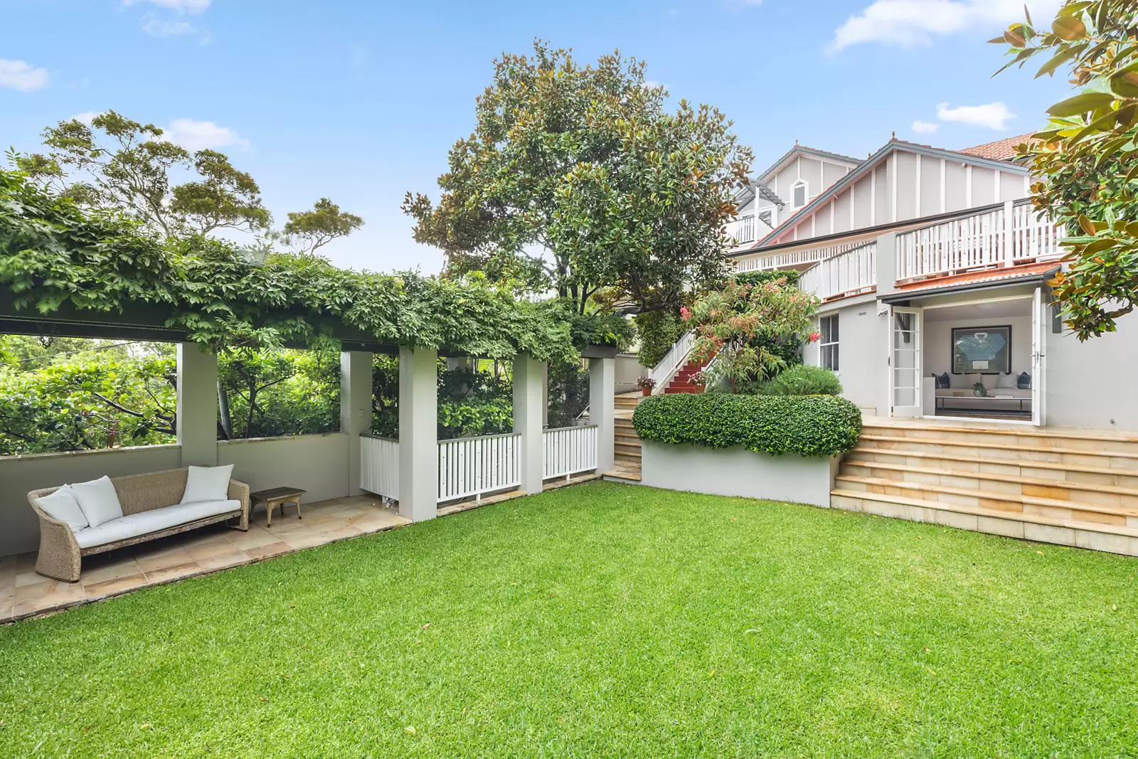 23 Dans Avenue, Coogee Sold by Sydney Sotheby's International Realty - image 1