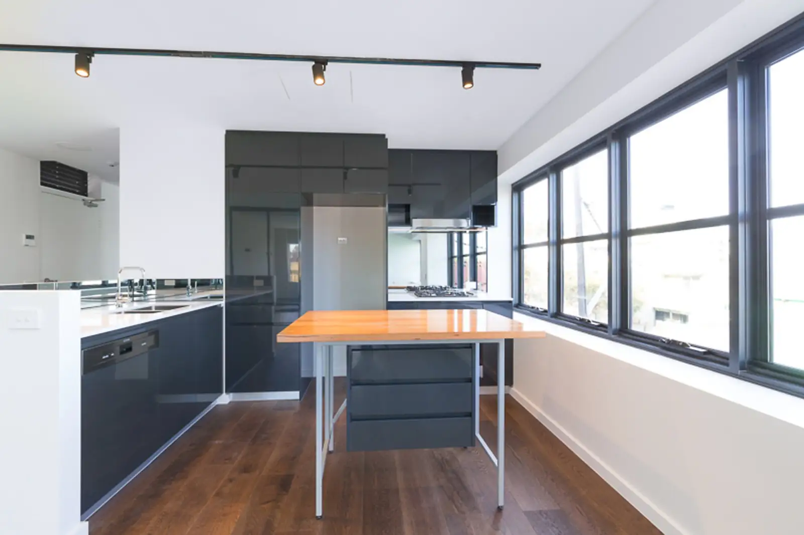 1.07/76 Mitchell Road, Alexandria Leased by Sydney Sotheby's International Realty - image 3