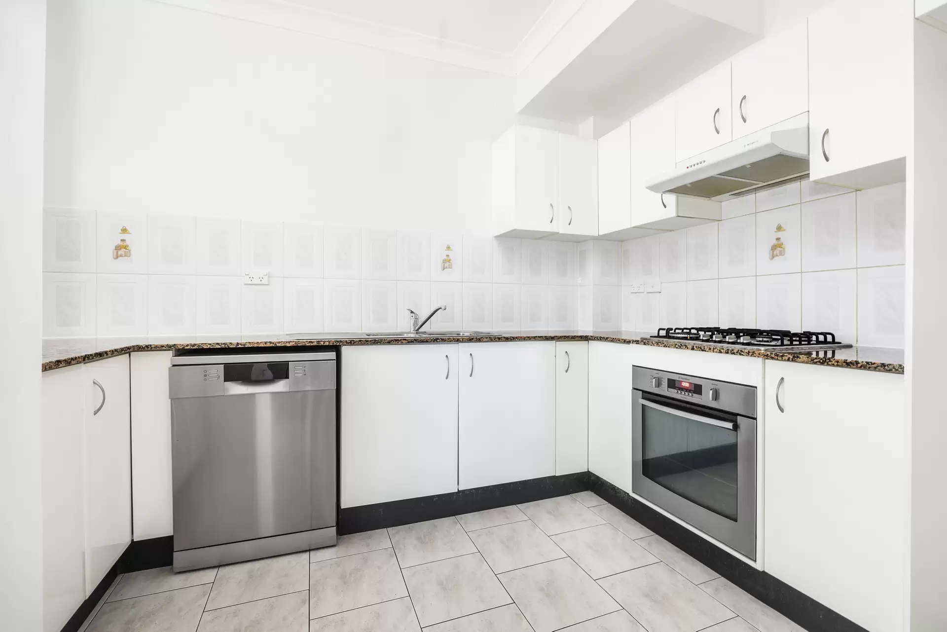 3/2-4 Railway Parade, Kogarah Sold by Sydney Sotheby's International Realty - image 1