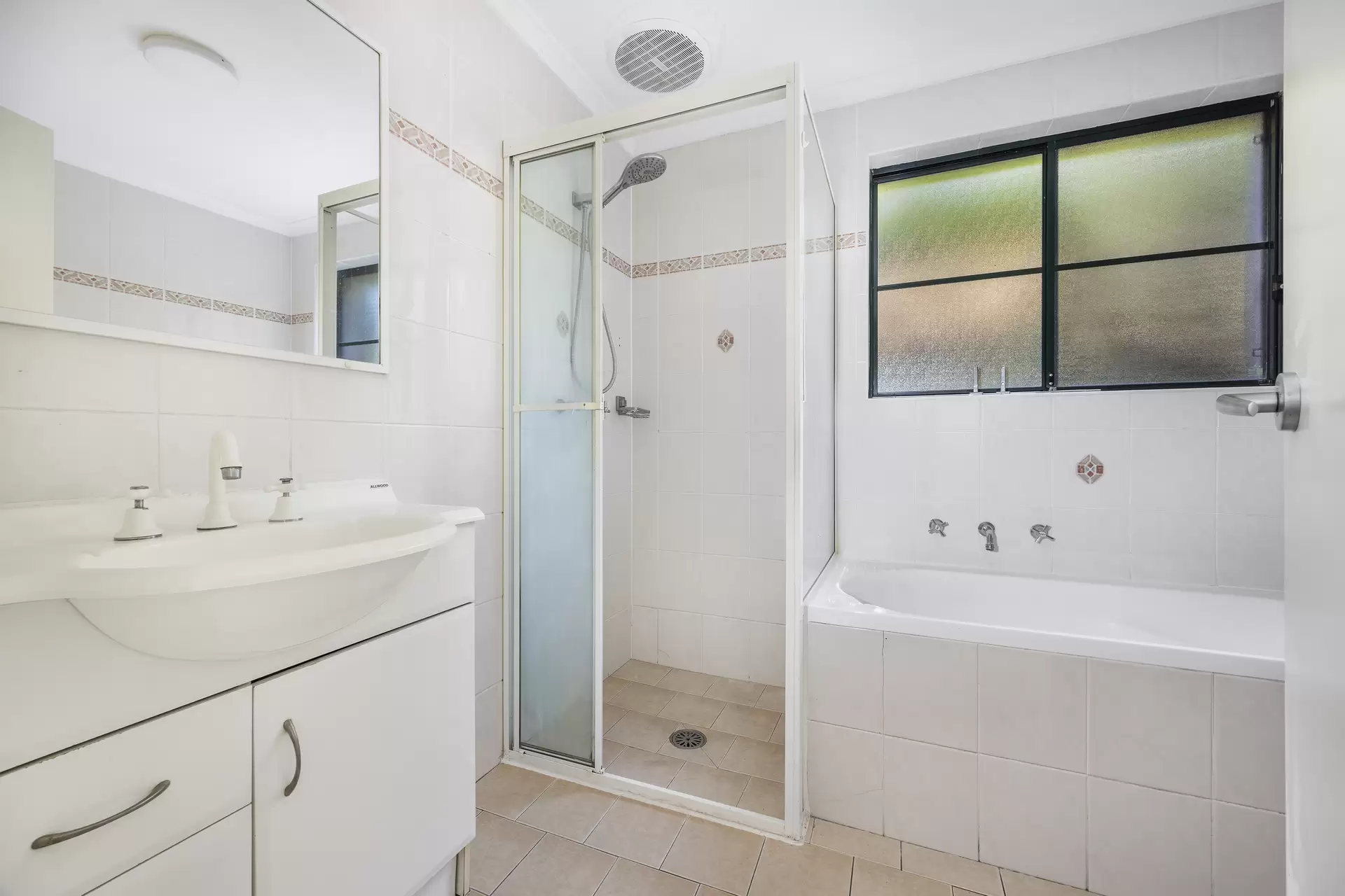 3/2-4 Railway Parade, Kogarah Sold by Sydney Sotheby's International Realty - image 1
