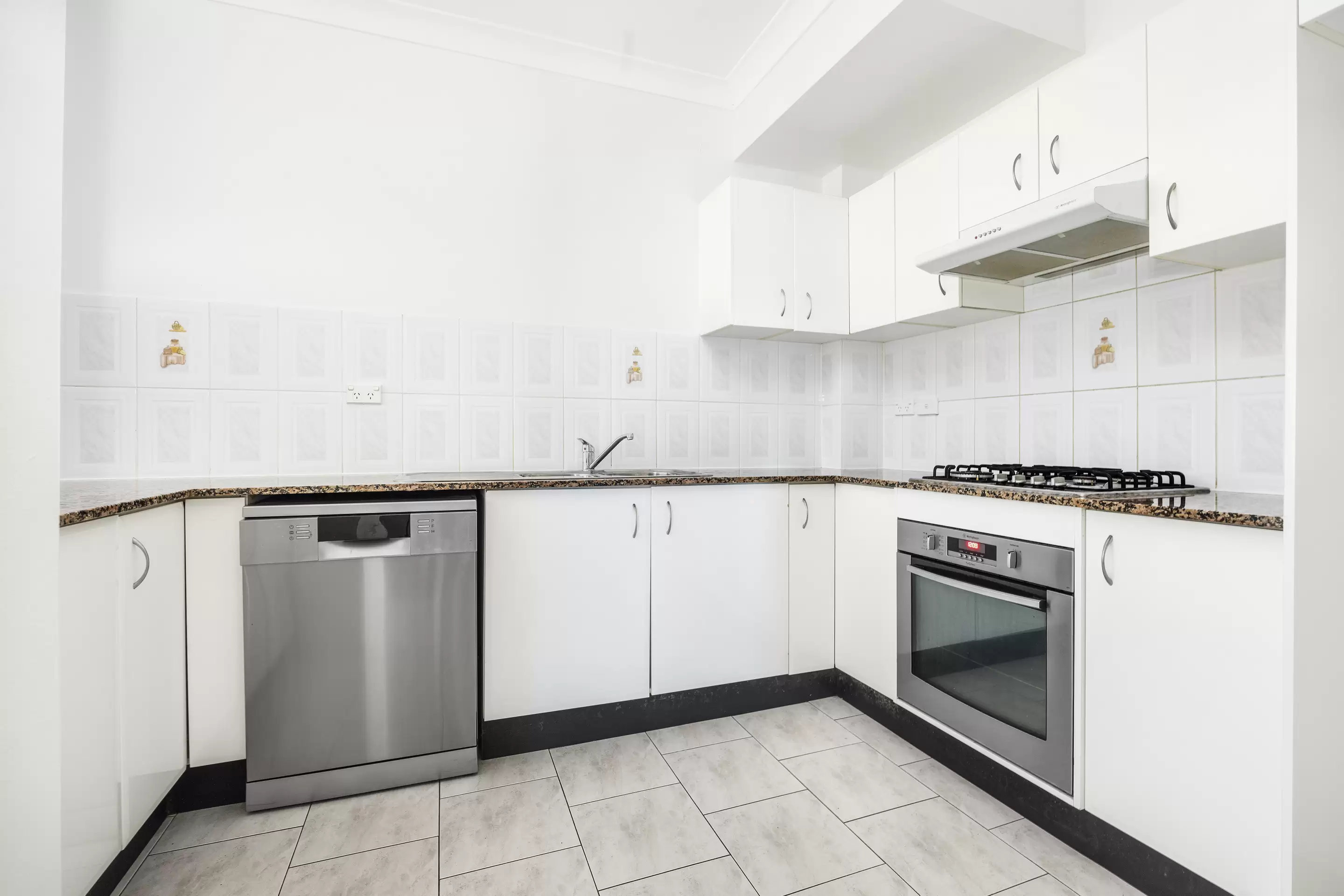 3/2-4 Railway Parade, Kogarah Sold by Sydney Sotheby's International Realty - image 2