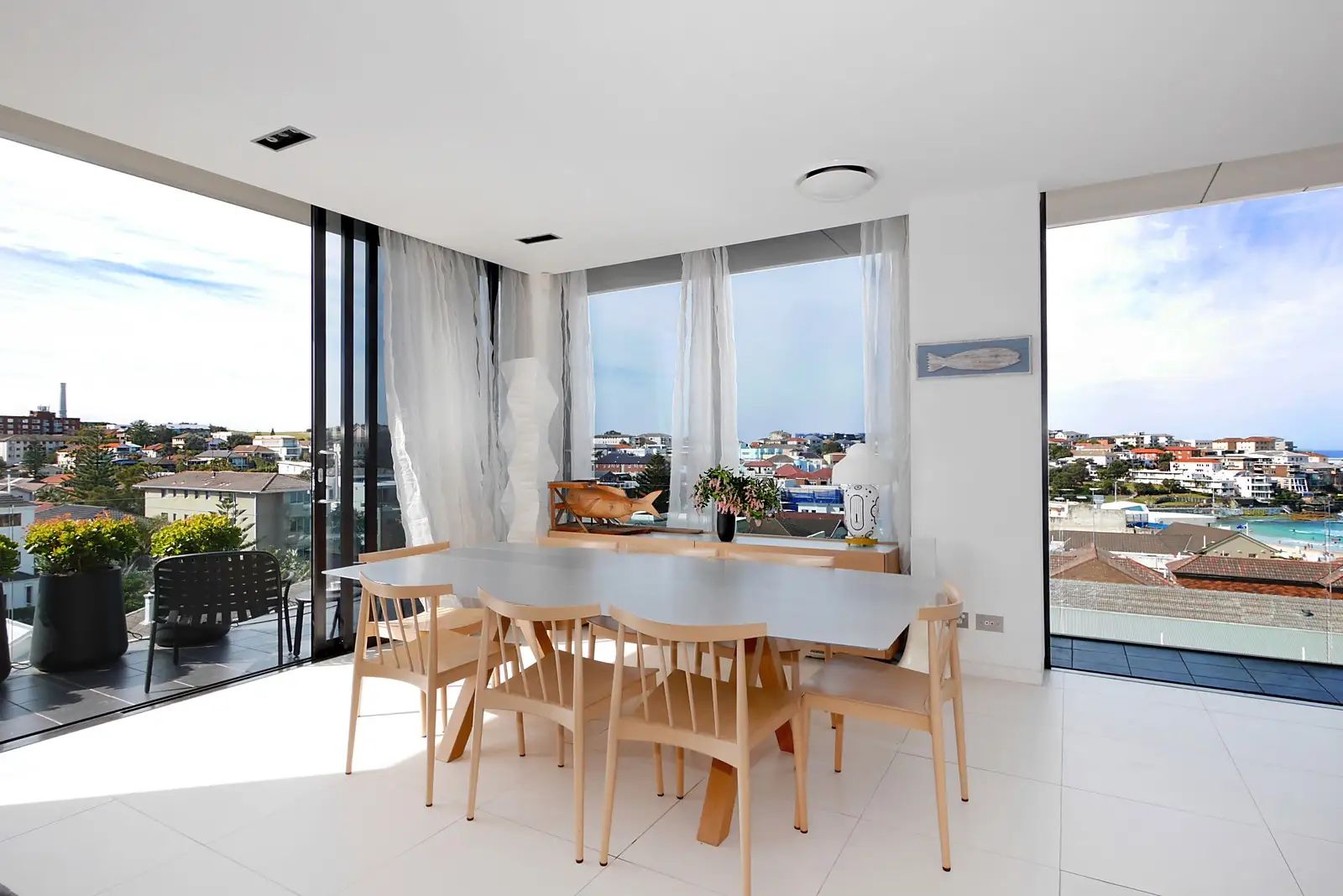 17/232 Campbell Parade, Bondi Beach Sold by Sydney Sotheby's International Realty - image 3