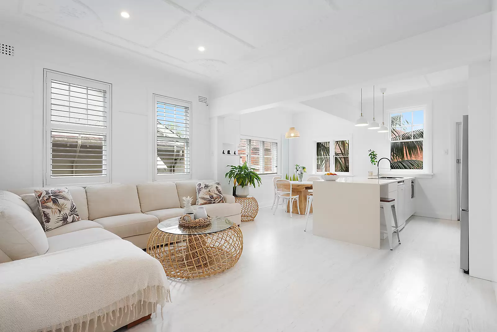 3/74 Dolphin Street, Coogee Sold by Sydney Sotheby's International Realty - image 1