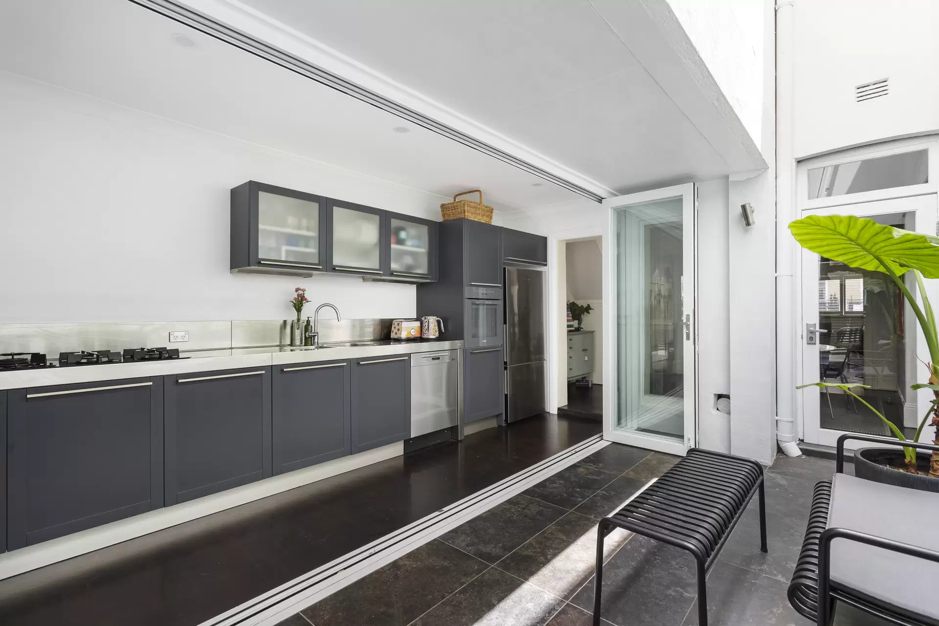 44 Womerah Avenue, Darlinghurst Sold by Sydney Sotheby's International Realty - image 1