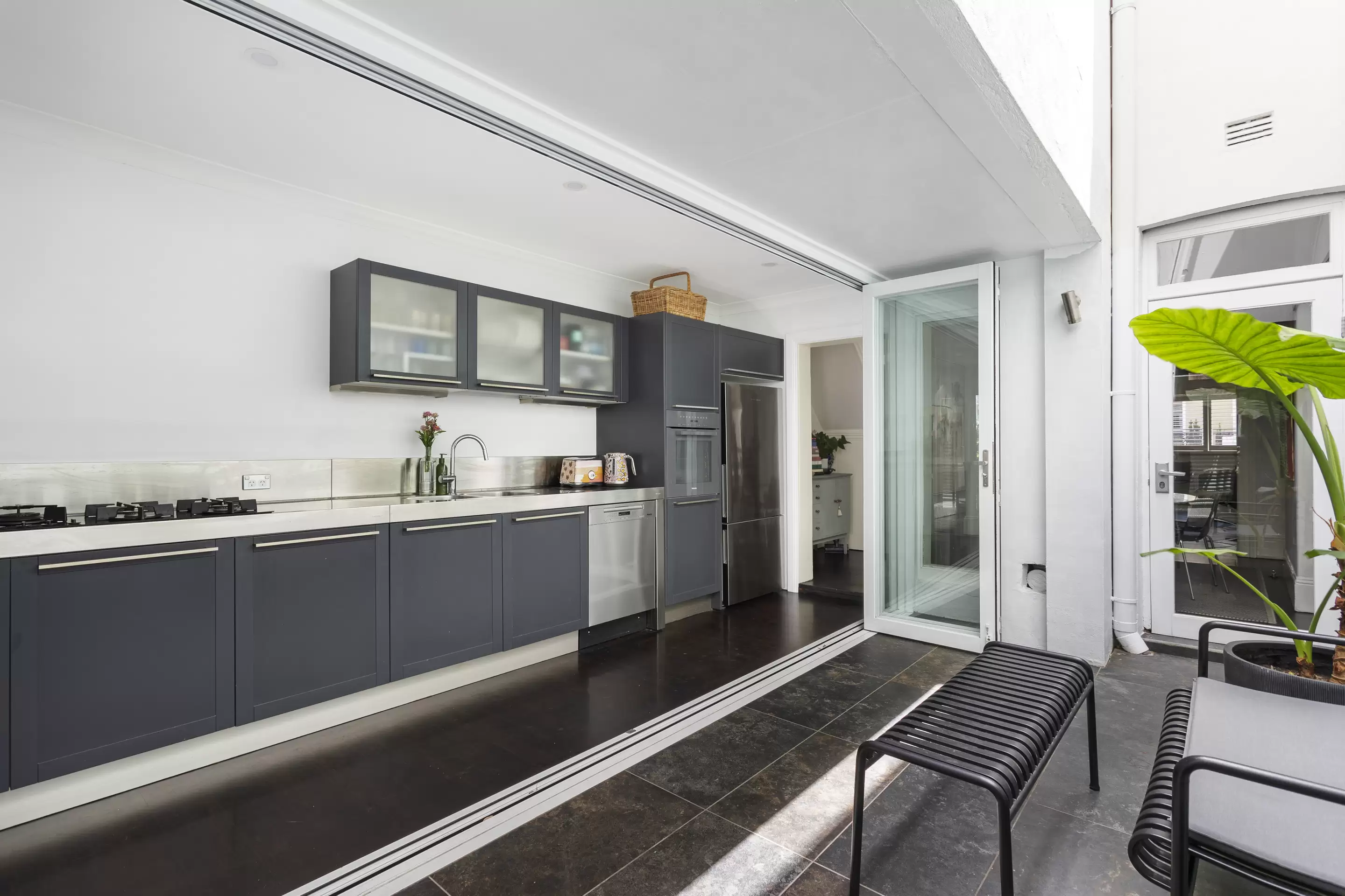 44 Womerah Avenue, Darlinghurst Sold by Sydney Sotheby's International Realty - image 7