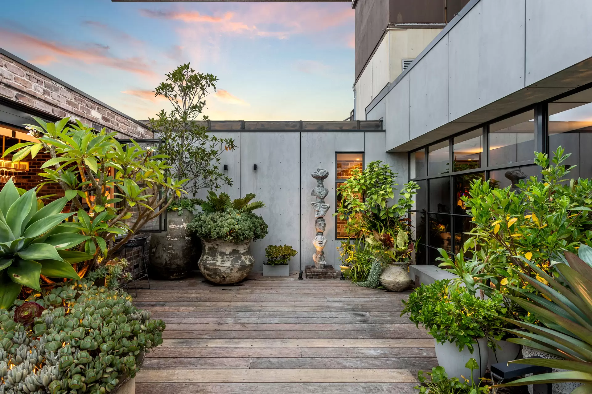 17/99 Stanley Street, Darlinghurst Sold by Sydney Sotheby's International Realty - image 1