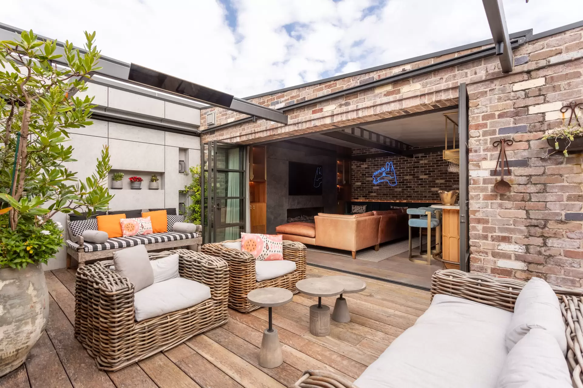 17/99 Stanley Street, Darlinghurst Sold by Sydney Sotheby's International Realty - image 1