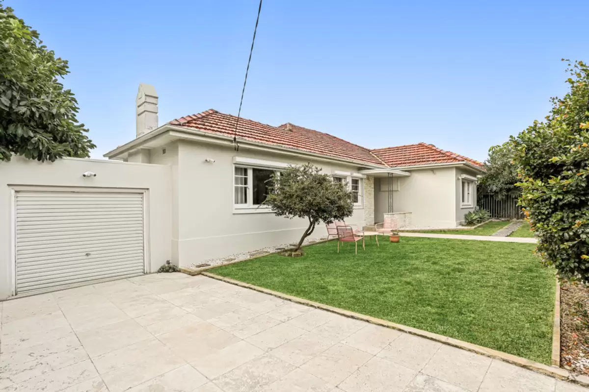 242 Fitzgerald Avenue, Maroubra Sold by Sydney Sotheby's International Realty - image 1