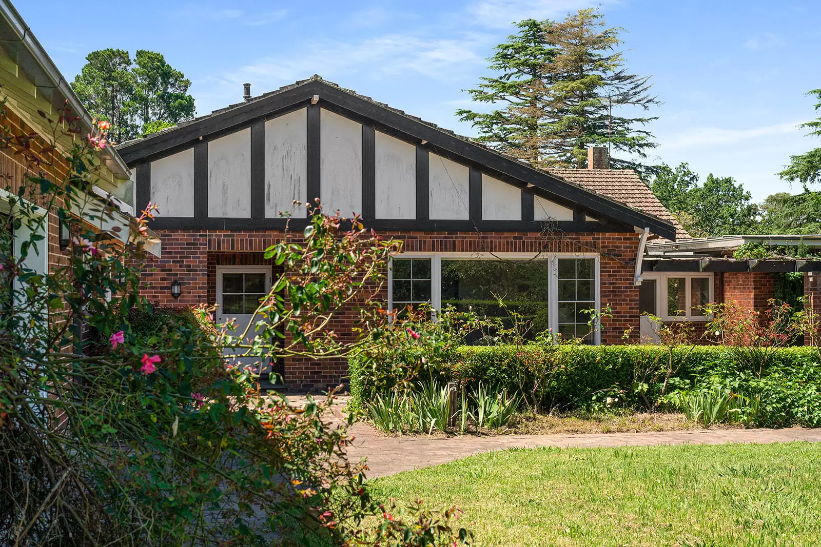 11 Links Road, Burradoo Sold by Sydney Sotheby's International Realty - image 4