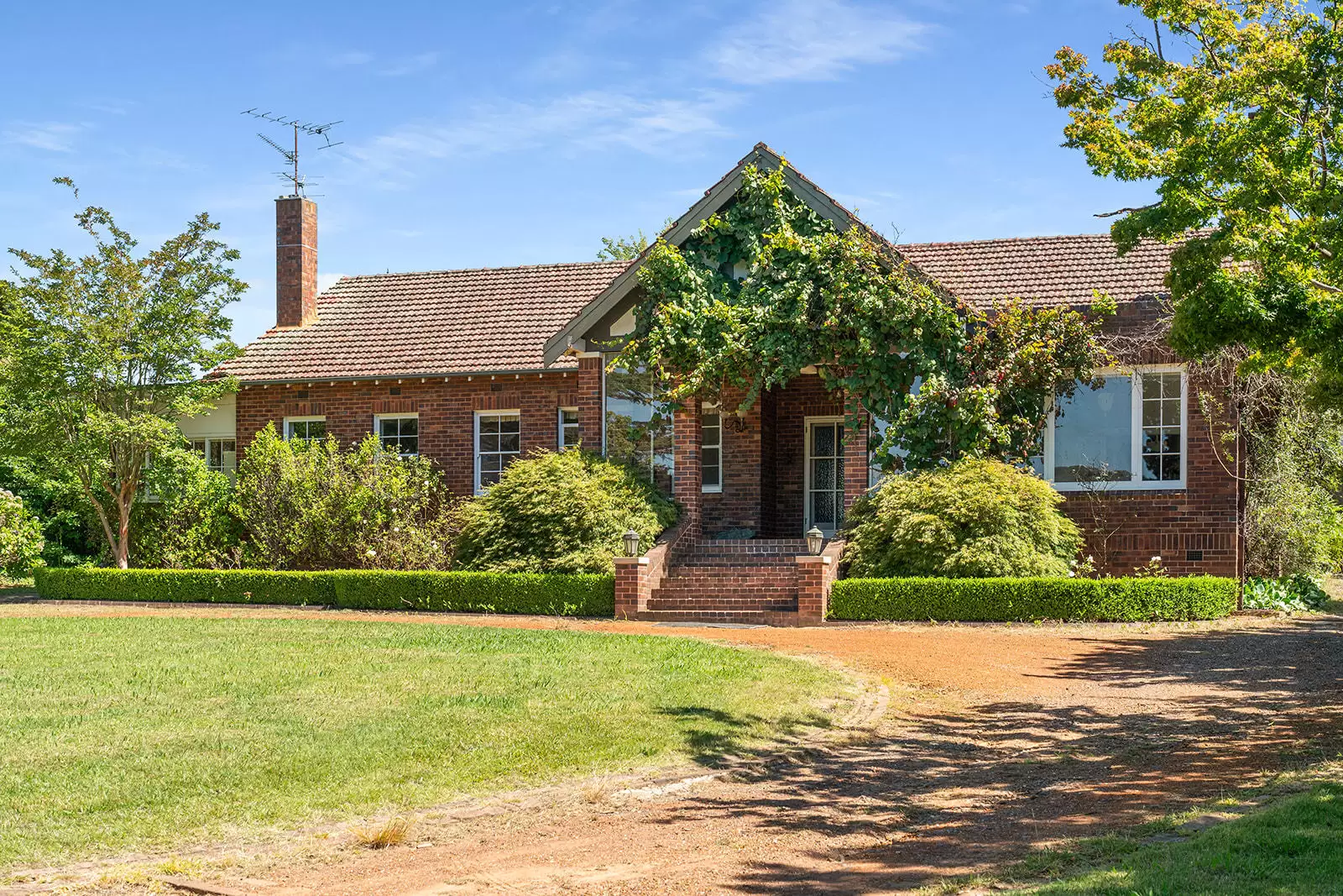11 Links Road, Burradoo Sold by Sydney Sotheby's International Realty - image 1
