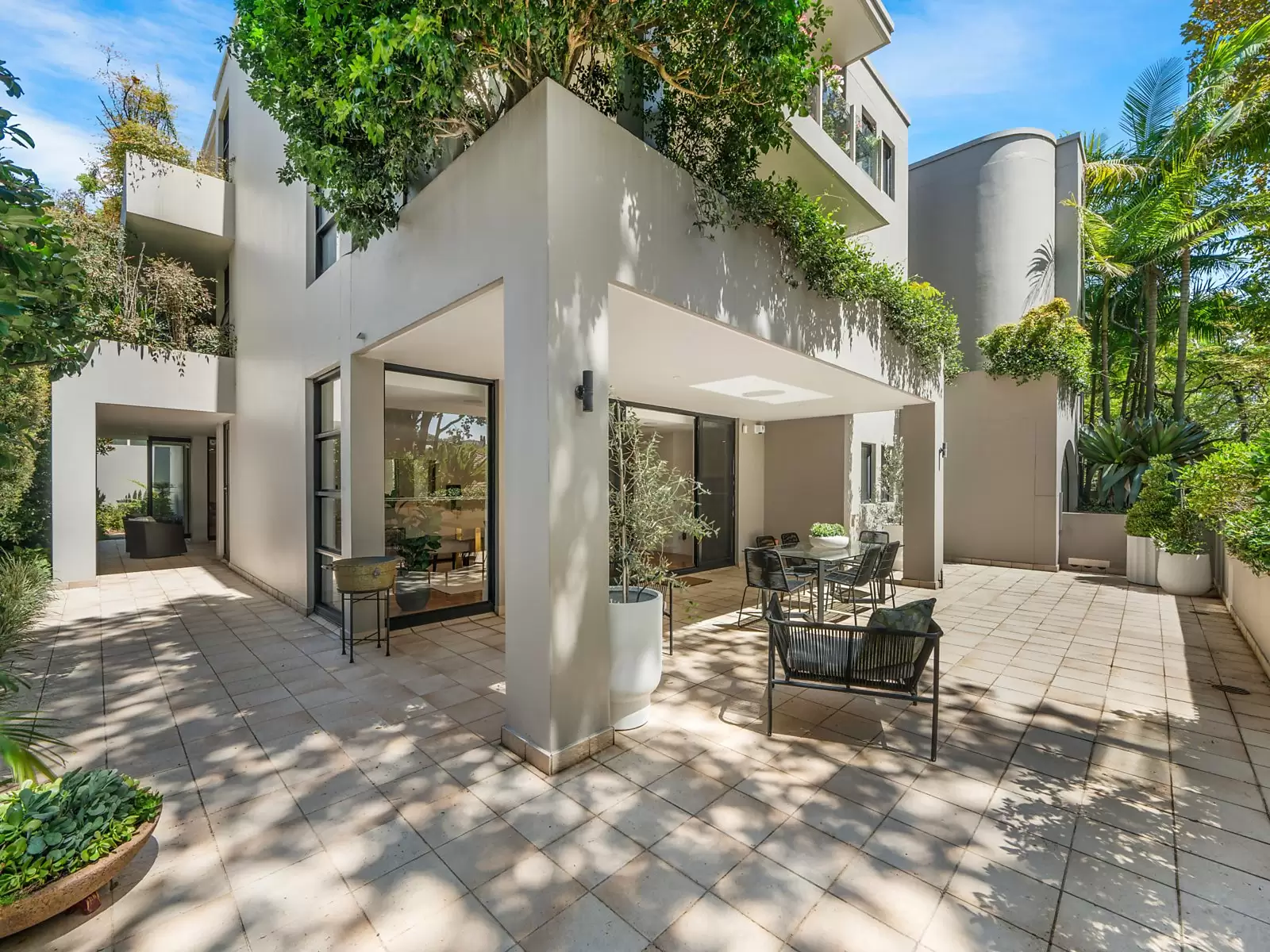 1/31 Manning Road, Double Bay Sold by Sydney Sotheby's International Realty - image 1