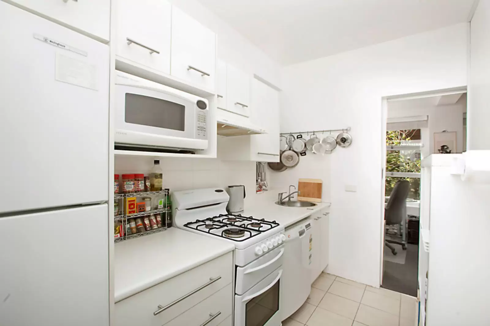 'Annerley' 5/6 Holt Street, Double Bay Sold by Sydney Sotheby's International Realty - image 5