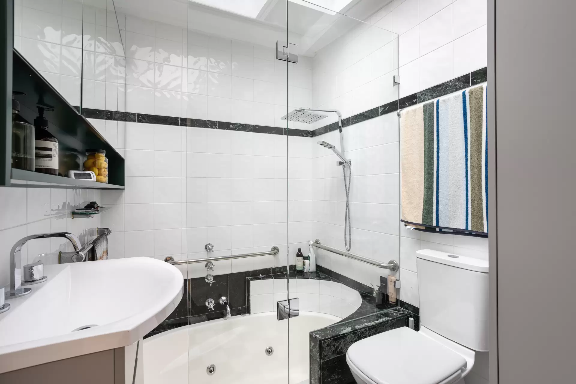 15 John Street, Woollahra Sold by Sydney Sotheby's International Realty - image 1