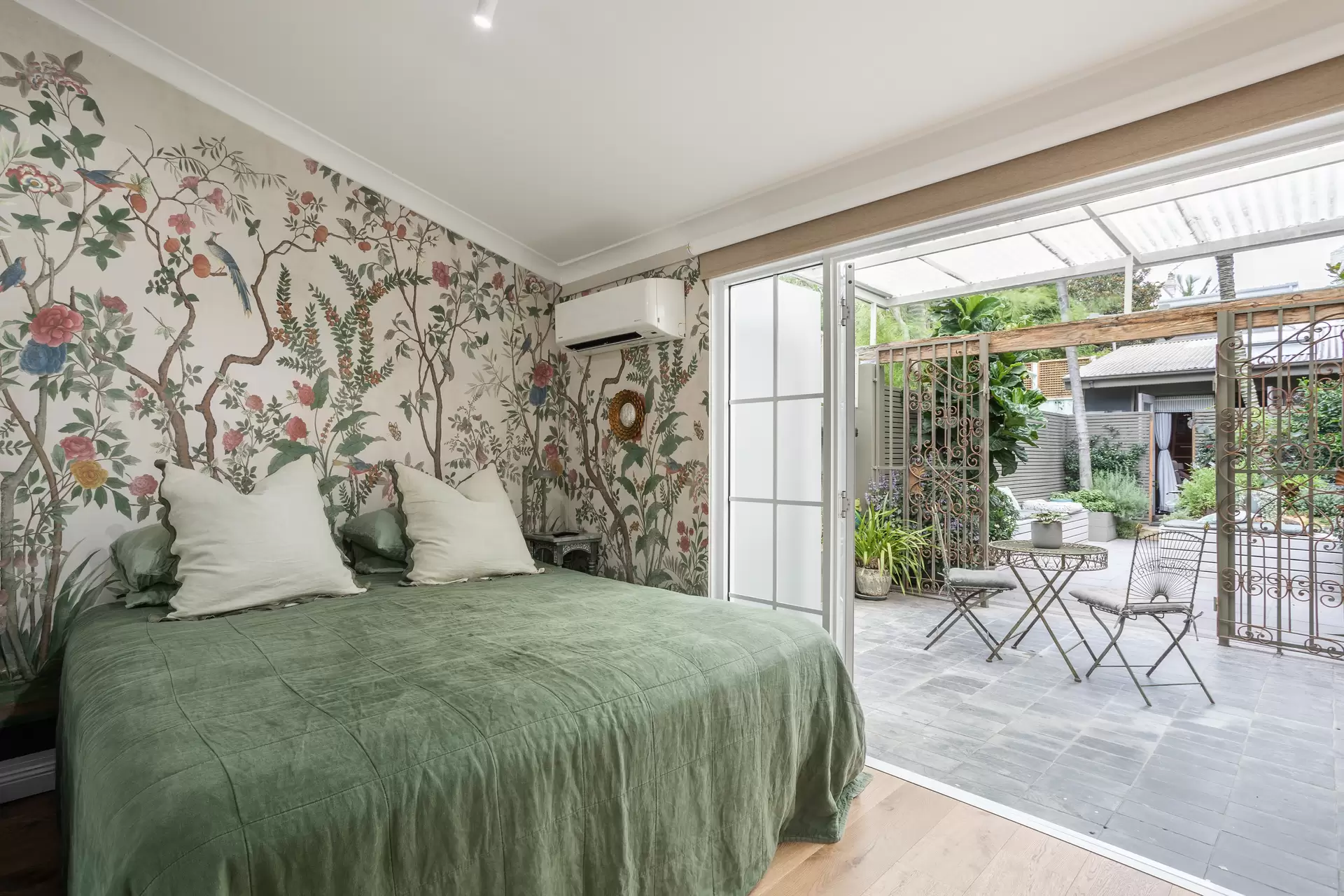 15 John Street, Woollahra Sold by Sydney Sotheby's International Realty - image 1