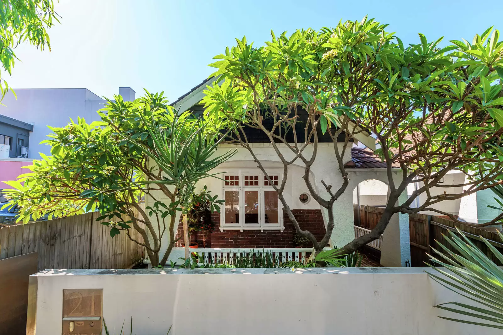 21 Chambers Avenue, Bondi Beach Sold by Sydney Sotheby's International Realty - image 1