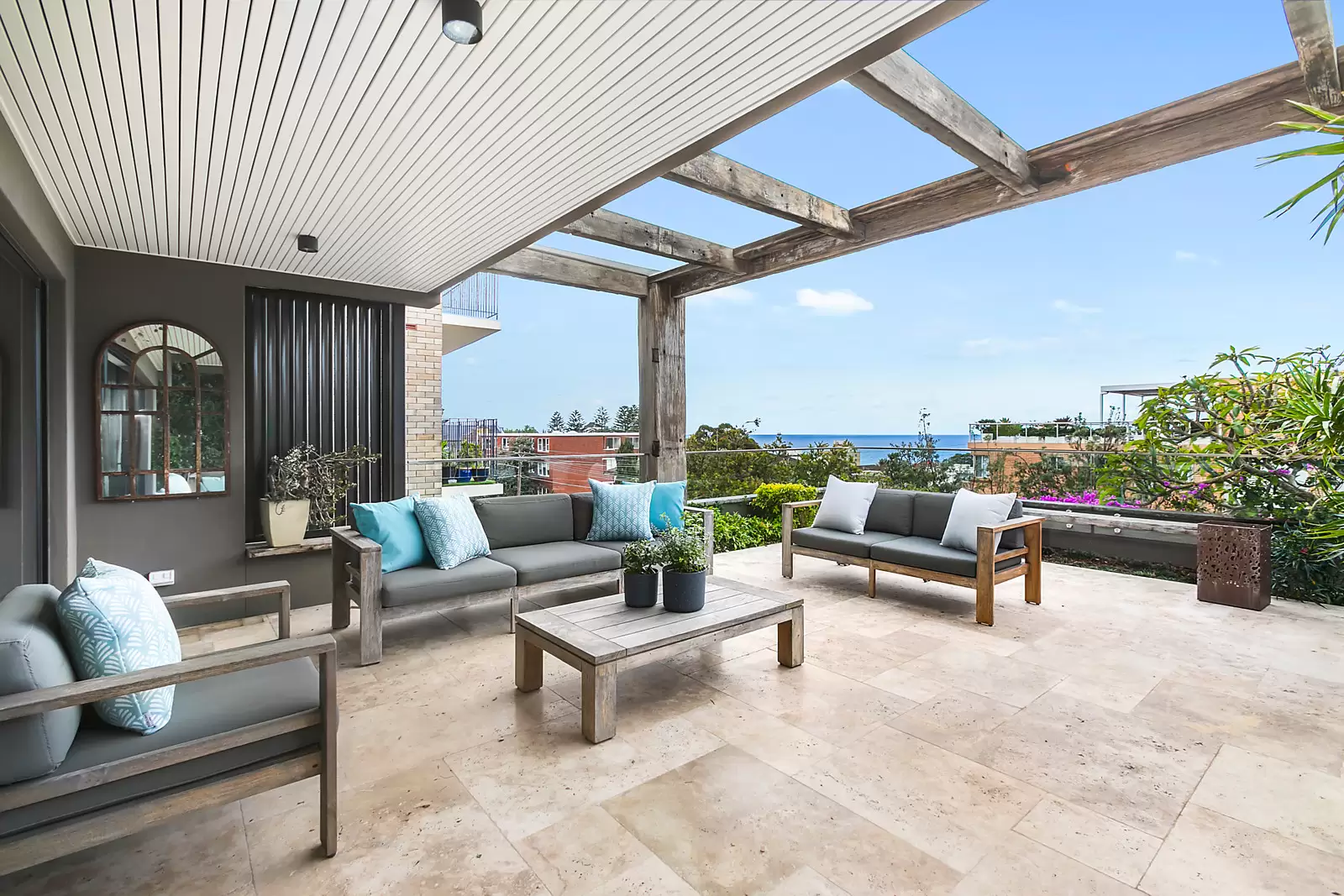 156 Brook Street, Coogee Sold by Sydney Sotheby's International Realty - image 1