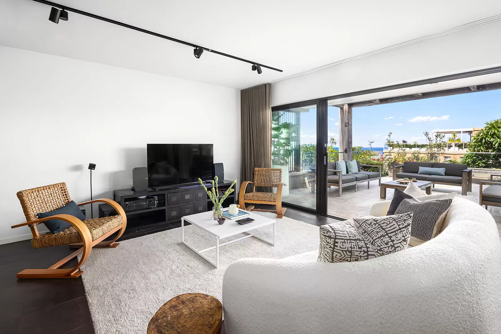 156 Brook Street, Coogee Sold by Sydney Sotheby's International Realty - image 4