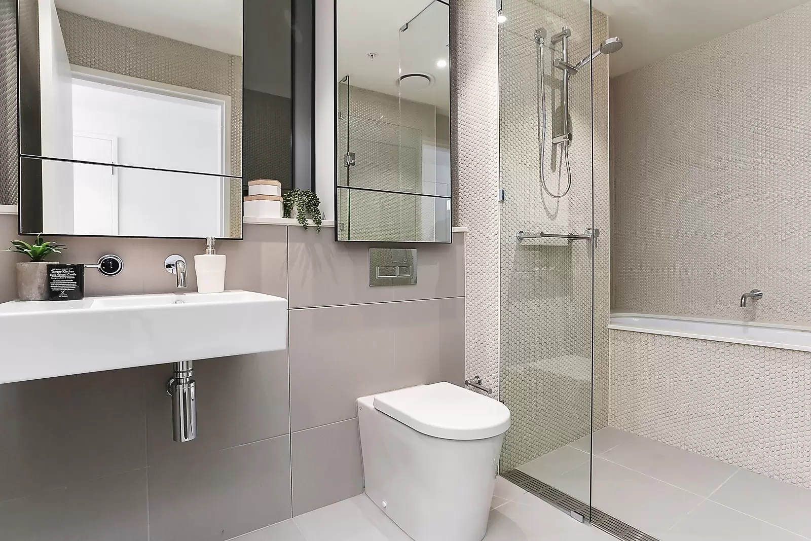 2061/53 Tumbalong Boulevard, Sydney Sold by Sydney Sotheby's International Realty - image 4