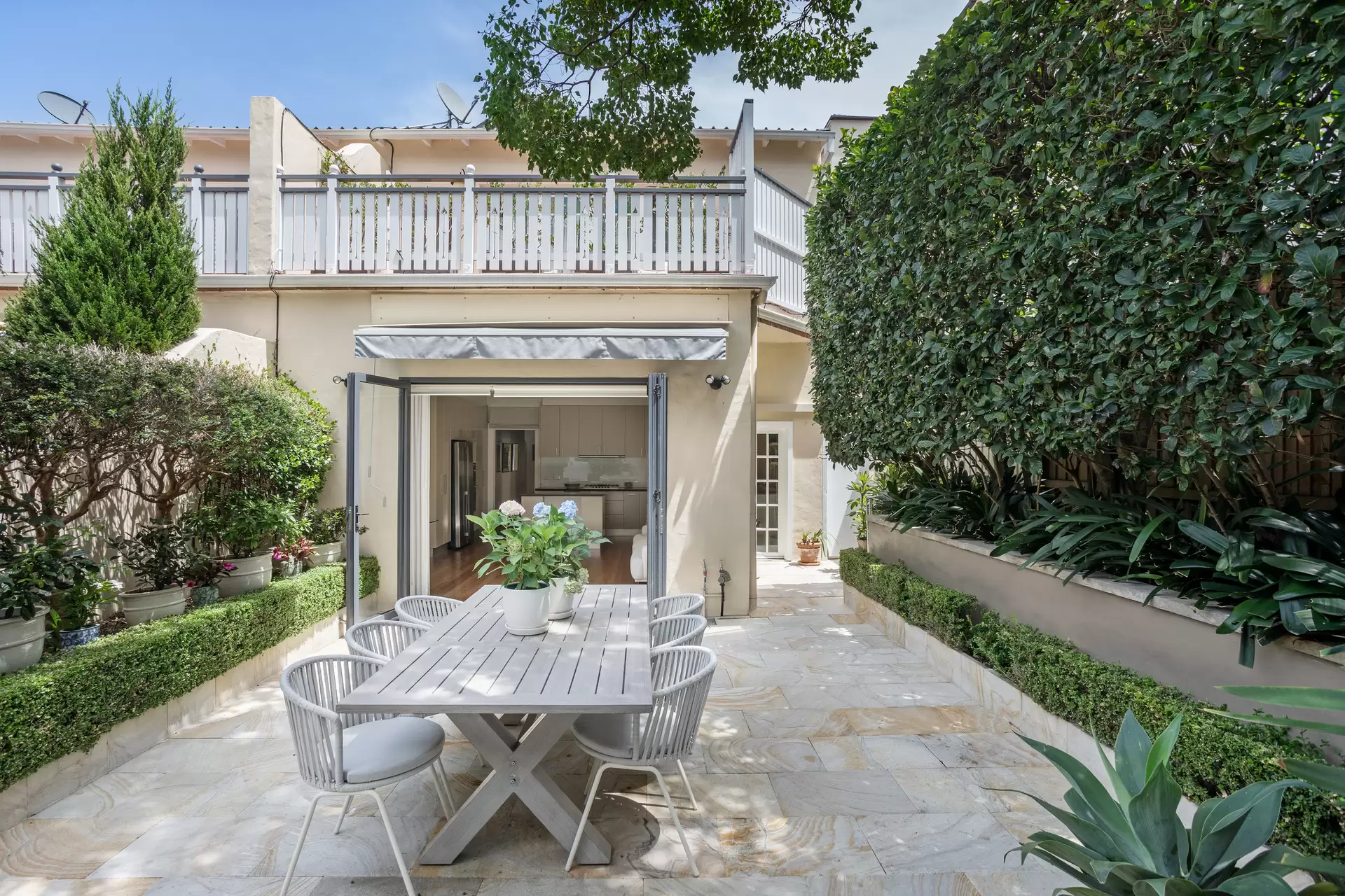 69 Cremorne Road, Cremorne Point Sold by Sydney Sotheby's International Realty - image 1