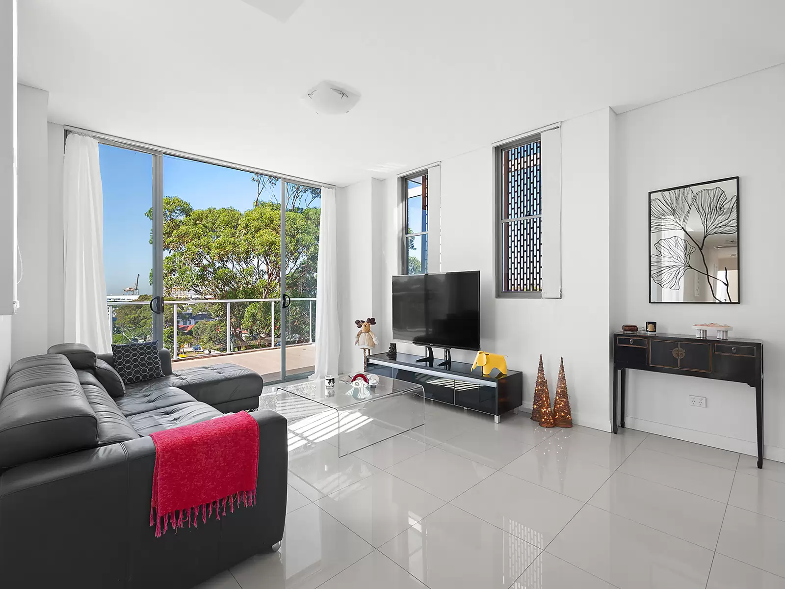 Unit A503/22-24 Rhodes Street, Hillsdale Sold by Sydney Sotheby's International Realty - image 3