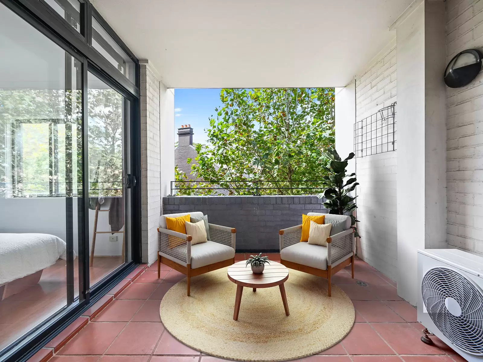 24/3-13 Erskineville Road, Newtown Sold by Sydney Sotheby's International Realty - image 4