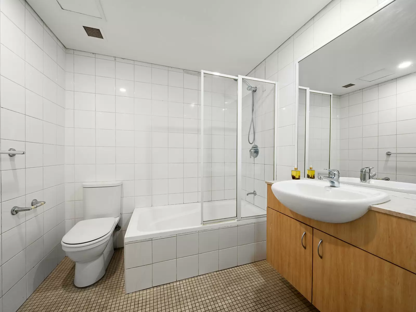 24/3-13 Erskineville Road, Newtown Sold by Sydney Sotheby's International Realty - image 8