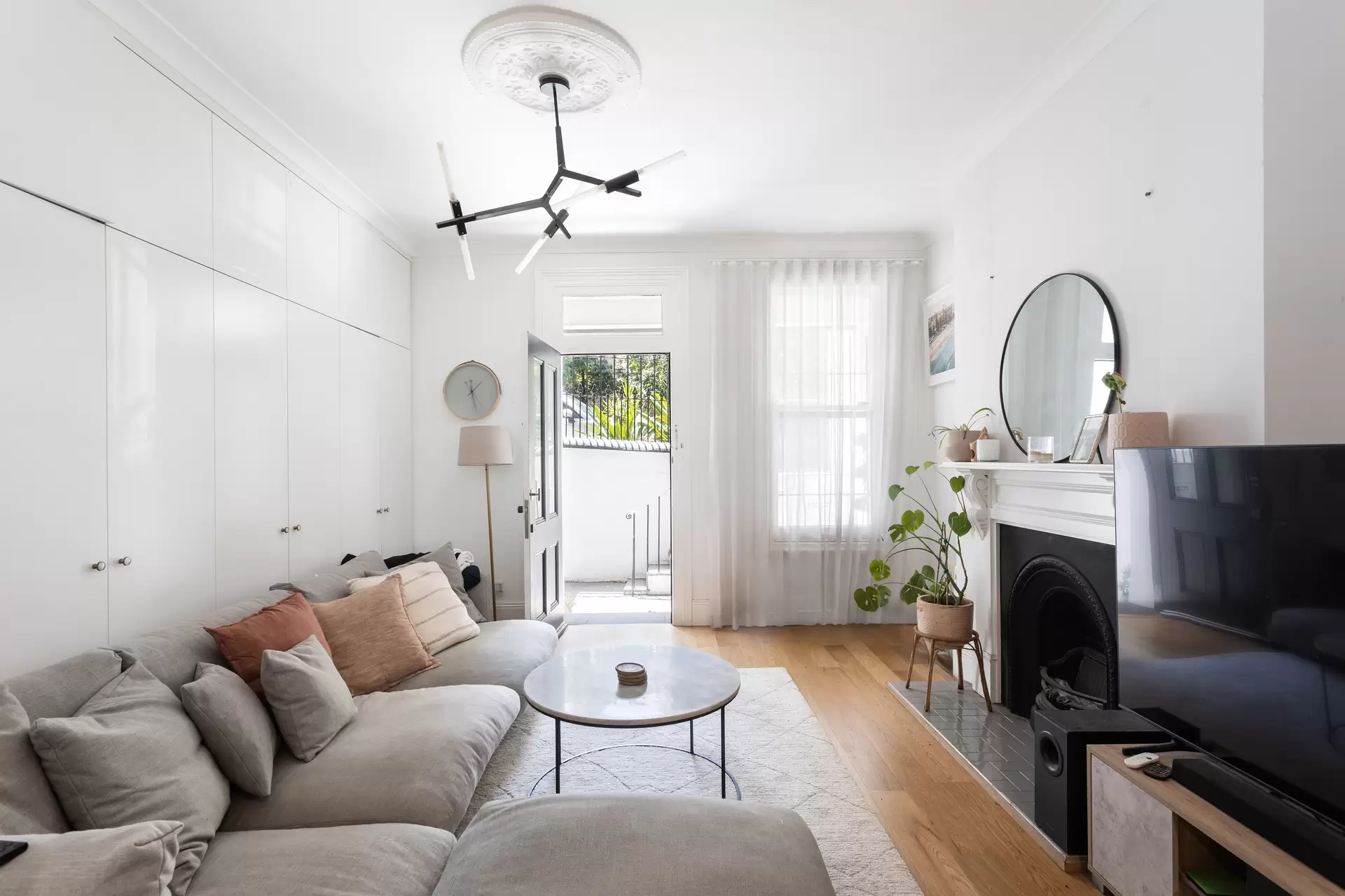 39 & 39a Albion Avenue, Paddington Sold by Sydney Sotheby's International Realty - image 1
