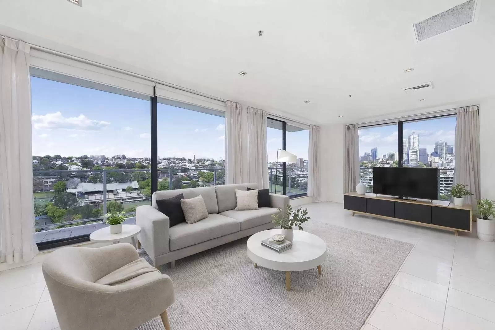 1008/85 New South Head Road, Edgecliff Leased by Sydney Sotheby's International Realty - image 1