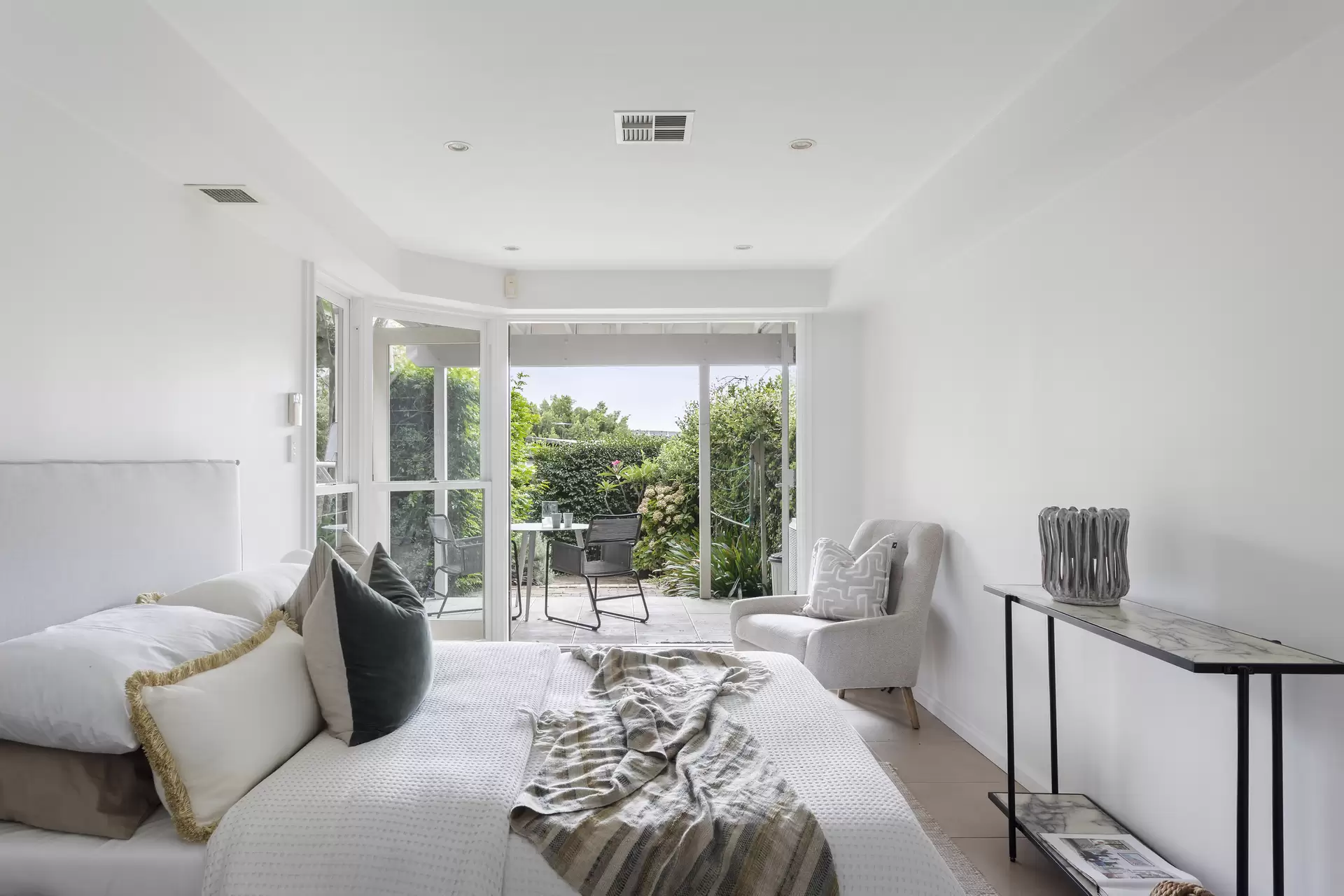52 Cook Road, Centennial Park Sold by Sydney Sotheby's International Realty - image 1