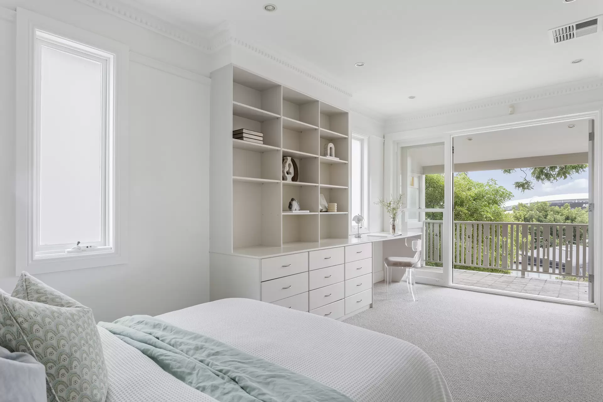 52 Cook Road, Centennial Park Sold by Sydney Sotheby's International Realty - image 1