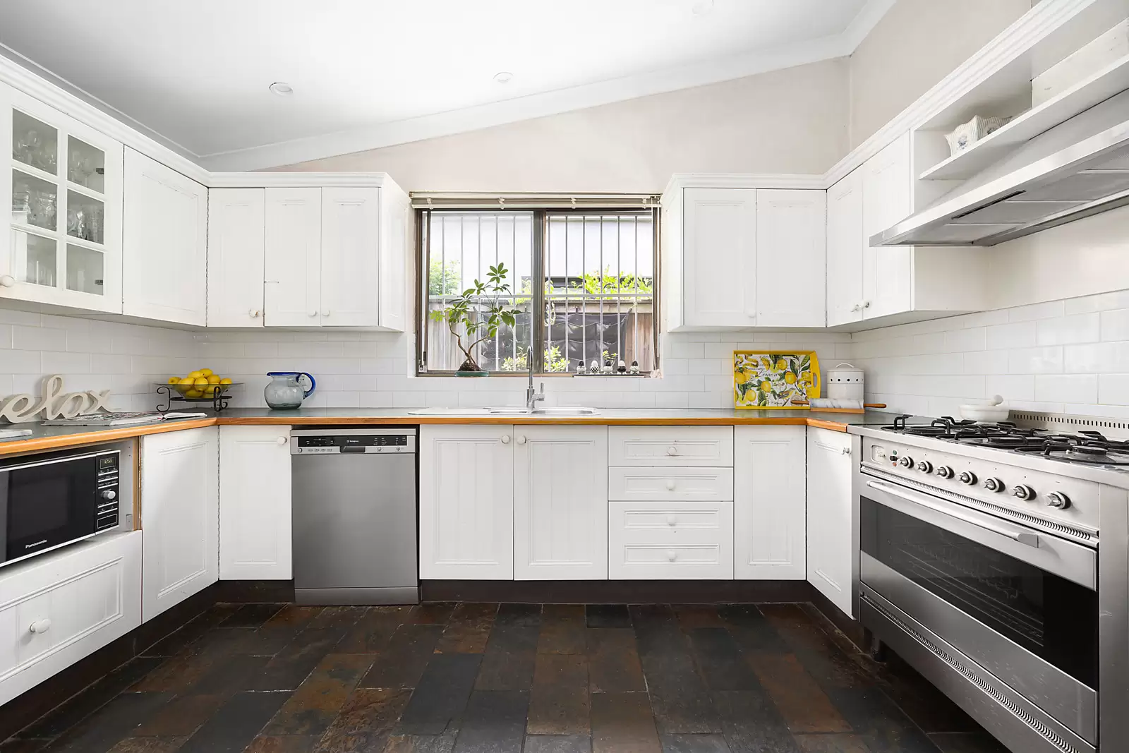 22 Gale Road, Maroubra Sold by Sydney Sotheby's International Realty - image 4