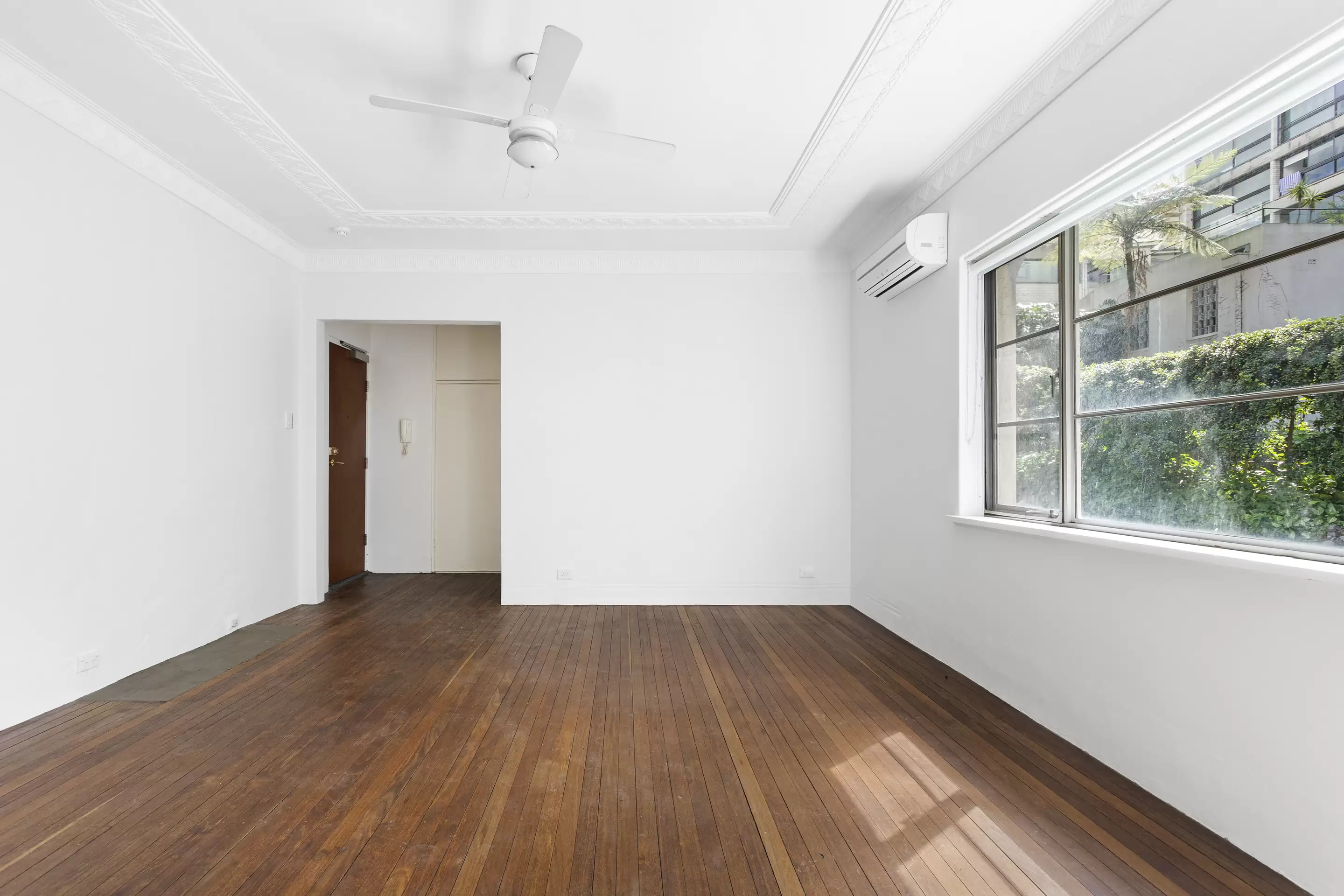 14/9 Esplanade, Elizabeth Bay Sold by Sydney Sotheby's International Realty - image 2