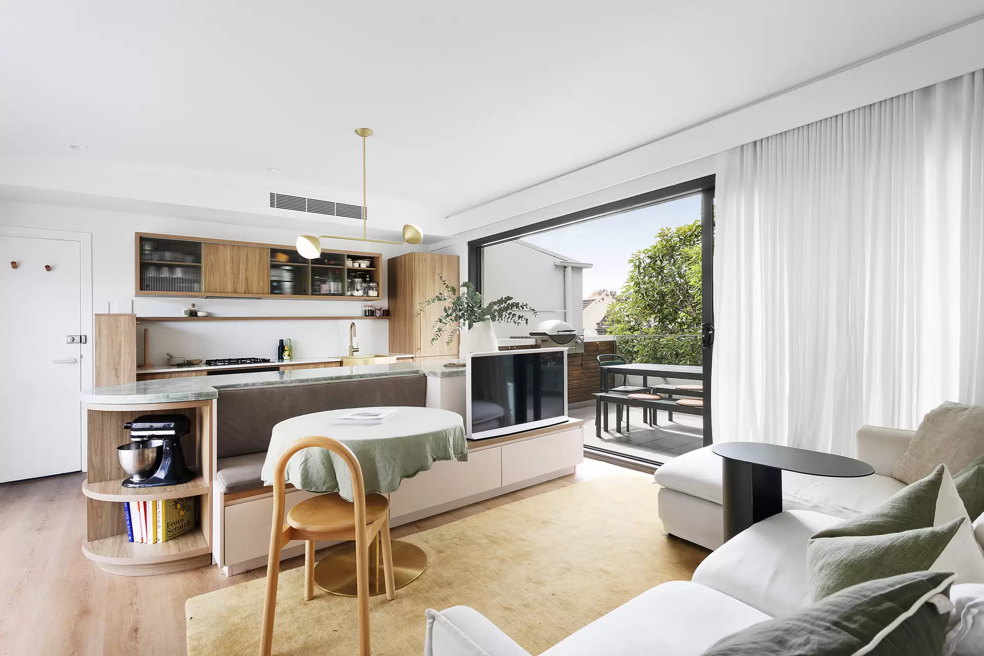 9/265 Crown Street, Surry Hills Sold by Sydney Sotheby's International Realty - image 1