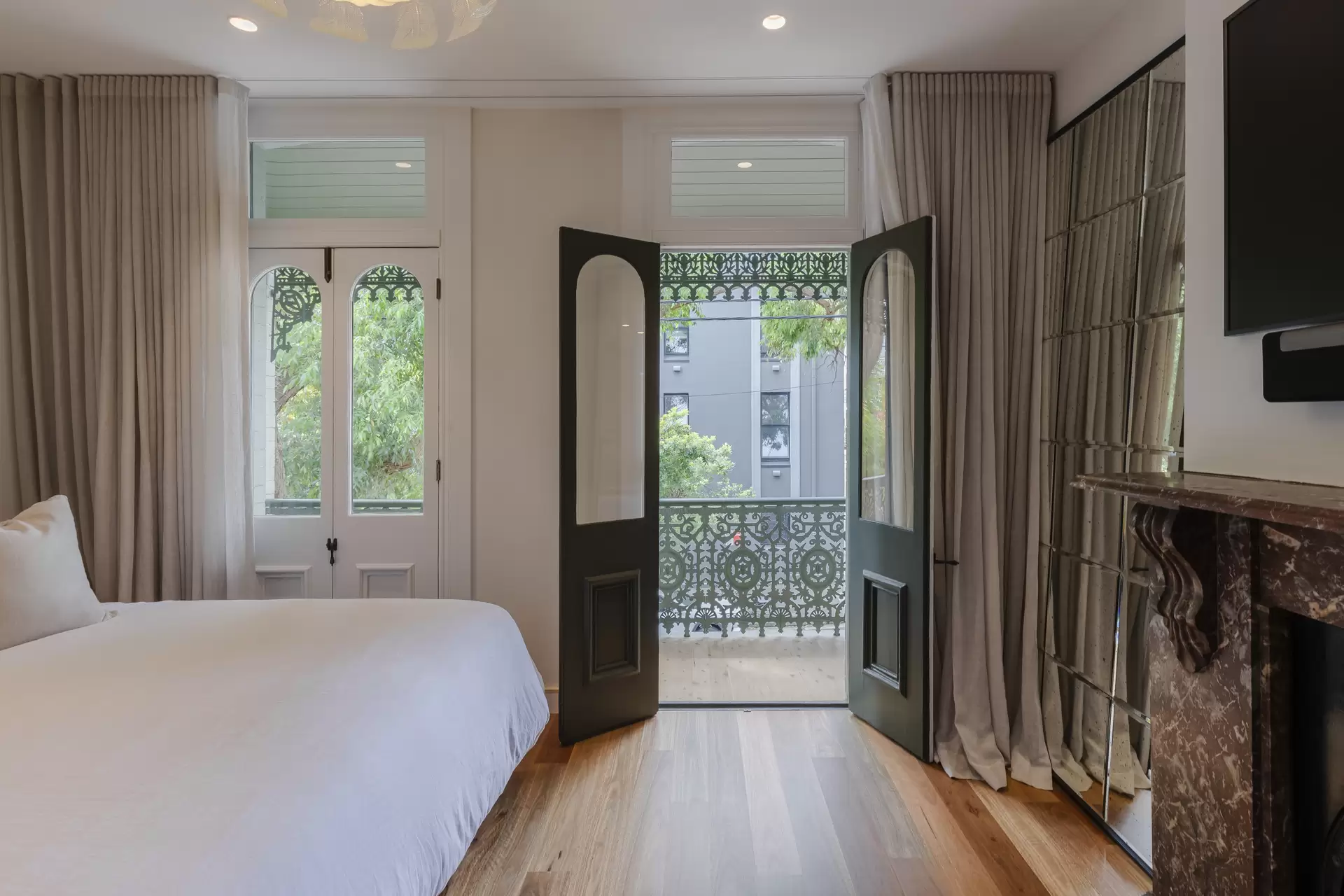 93 Stanley Street, Darlinghurst Sold by Sydney Sotheby's International Realty - image 1