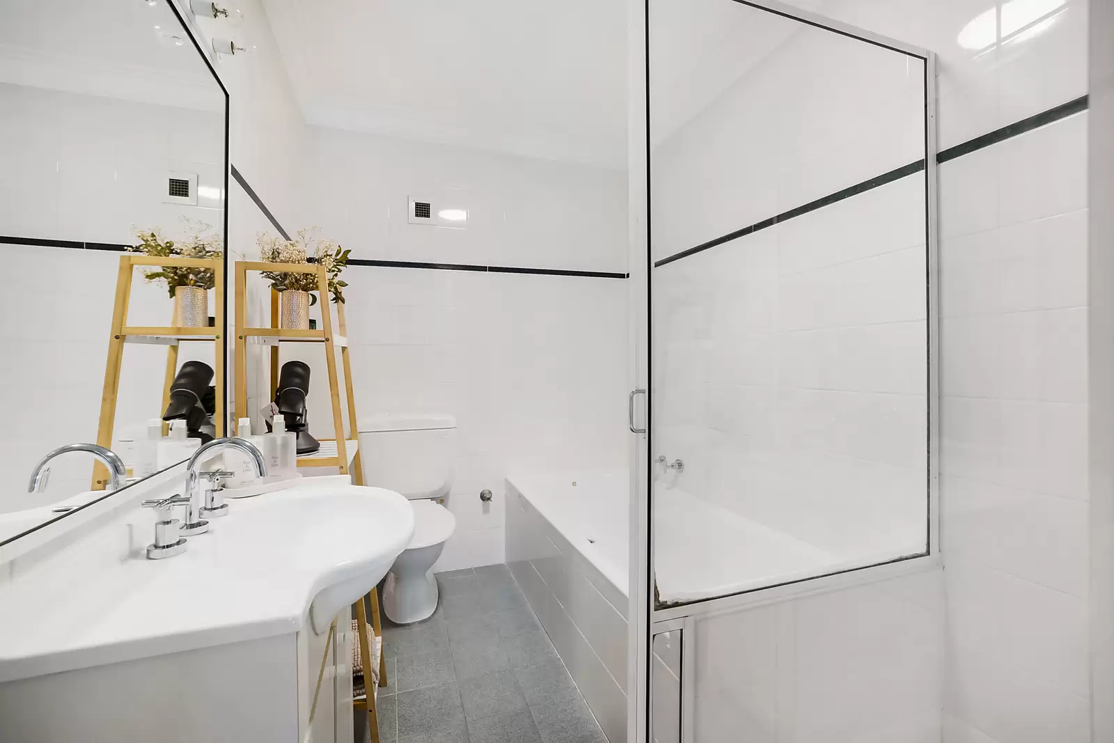 8/126-128 Mons Avenue, Maroubra Sold by Sydney Sotheby's International Realty - image 7