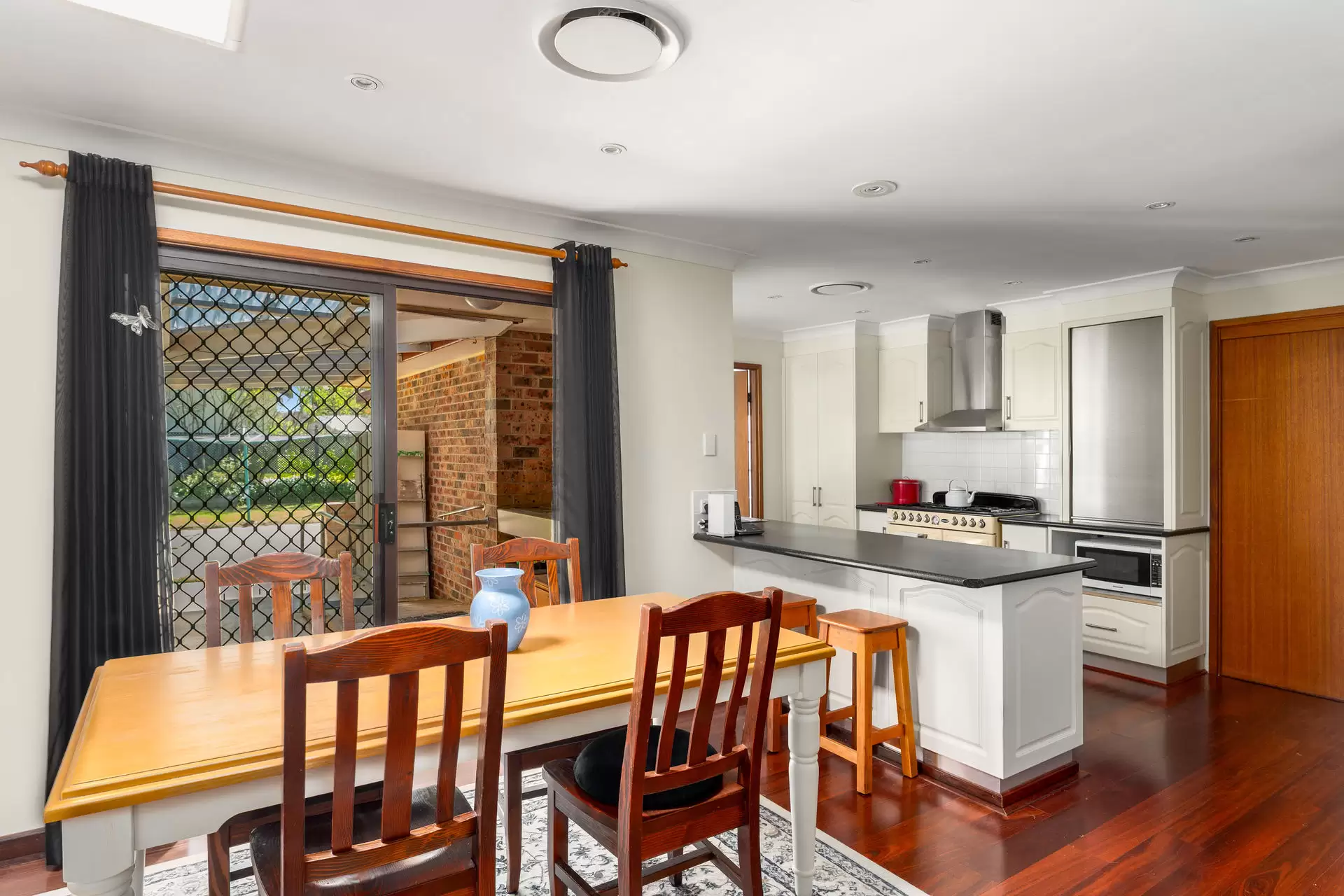 8 Eridge Park Road, Burradoo Sold by Sydney Sotheby's International Realty - image 5