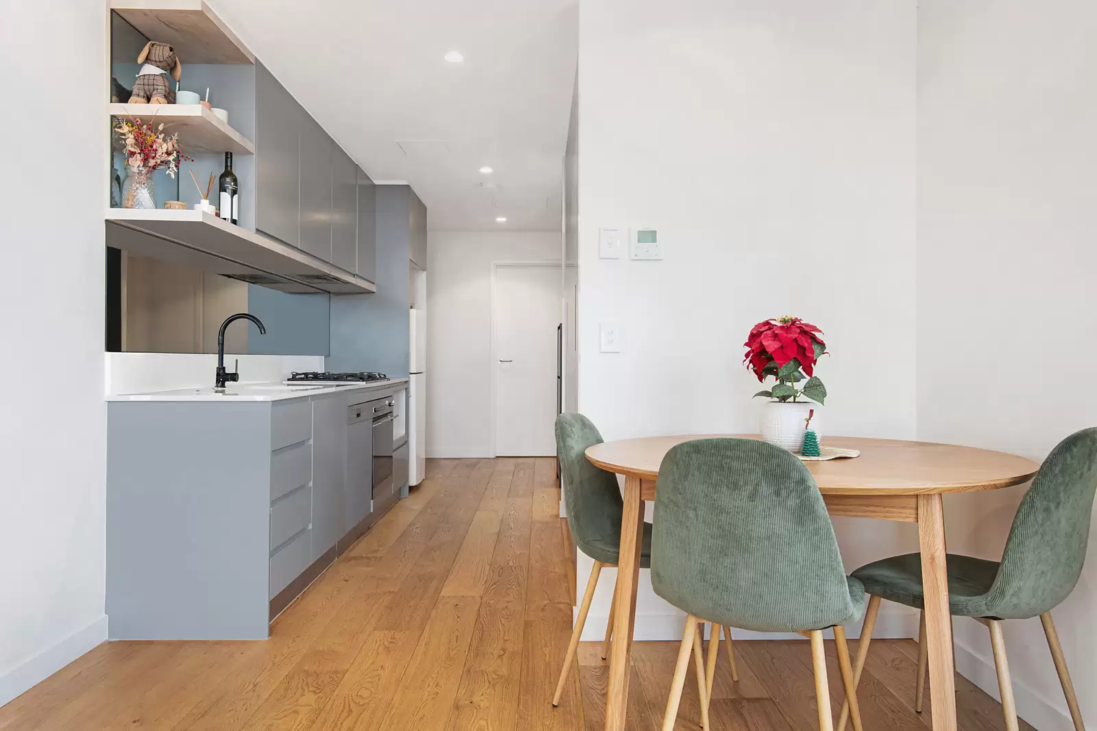 303/1 Duntroon Street, Hurlstone Park Sold by Sydney Sotheby's International Realty - image 2