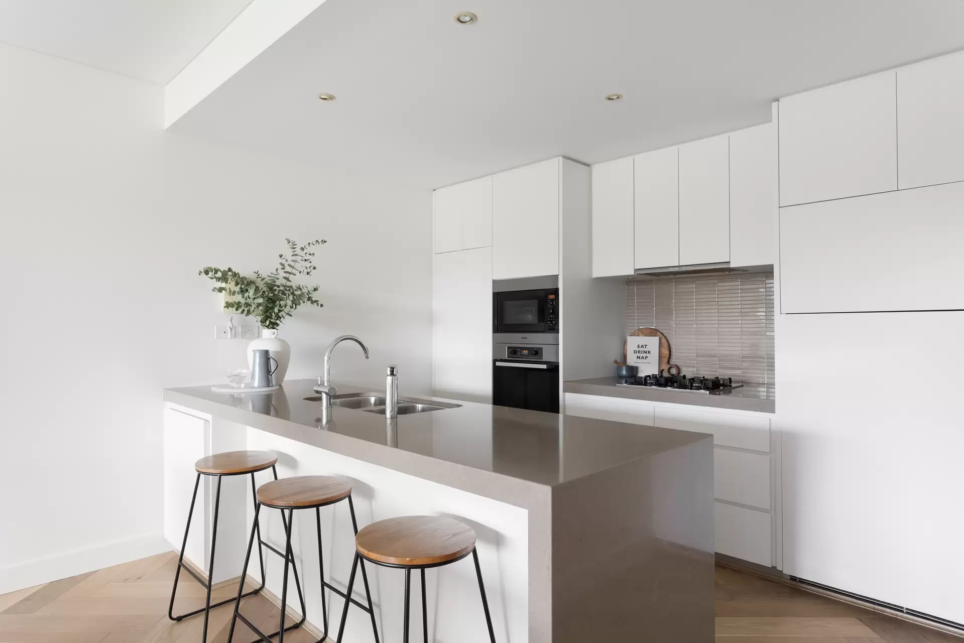35/16 Neild Avenue, Darlinghurst Sold by Sydney Sotheby's International Realty - image 1