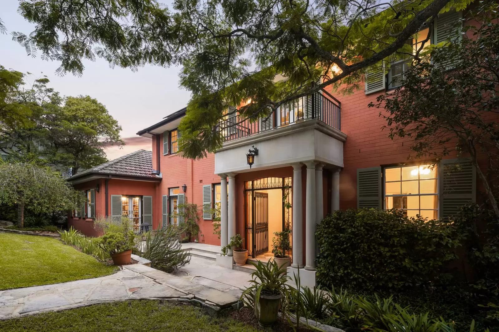 7 Orinoco Street, Pymble Sold by Sydney Sotheby's International Realty - image 2