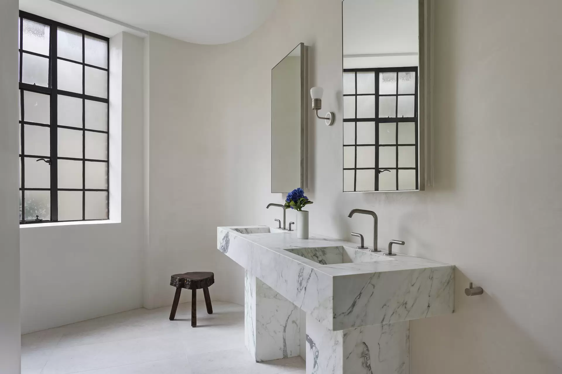 4/46 Foster Street, Surry Hills Sold by Sydney Sotheby's International Realty - image 1