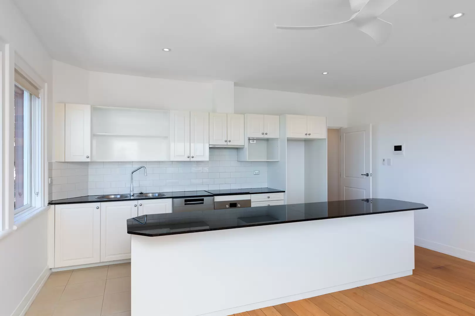 12/14 Birriga Road, Bellevue Hill Sold by Sydney Sotheby's International Realty - image 2