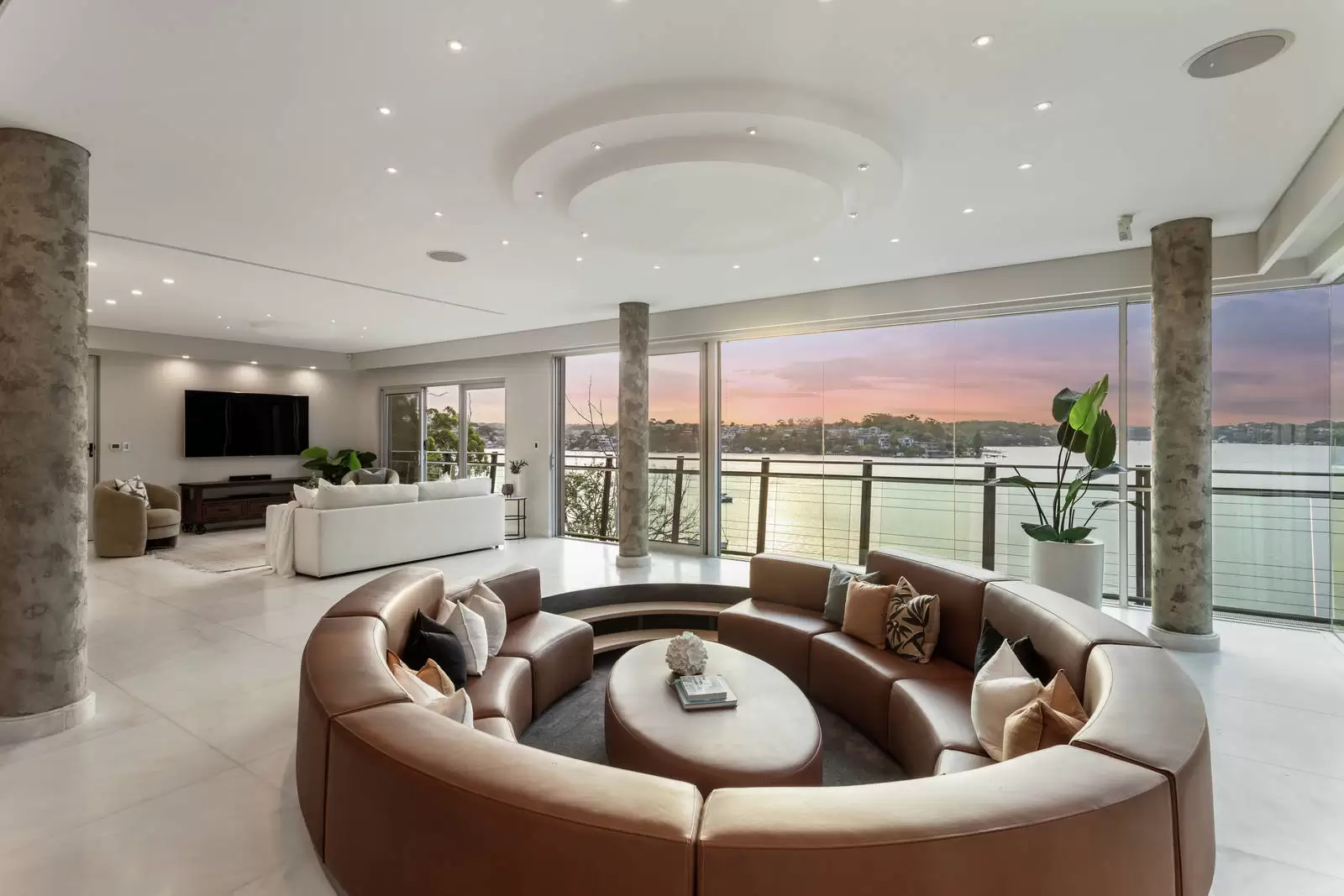 165 Stuart Street, Blakehurst Leased by Sydney Sotheby's International Realty - image 2