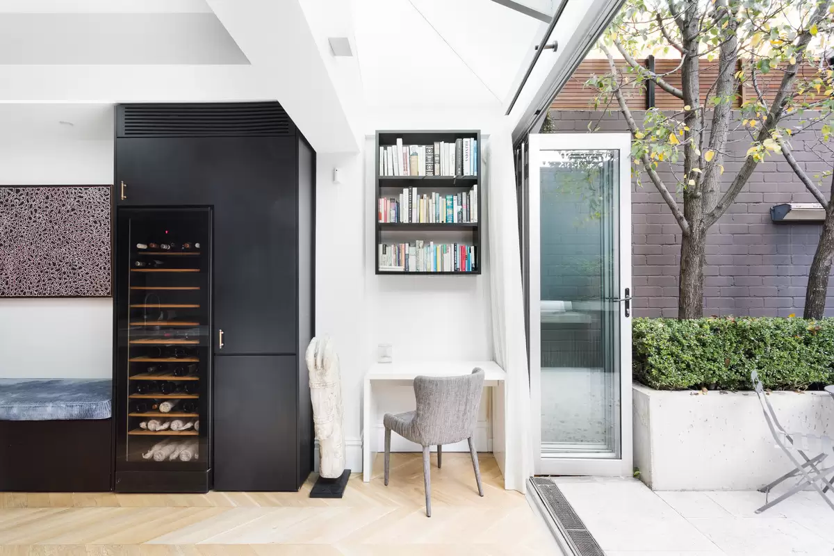 33 Surrey Street, Darlinghurst Sold by Sydney Sotheby's International Realty - image 2