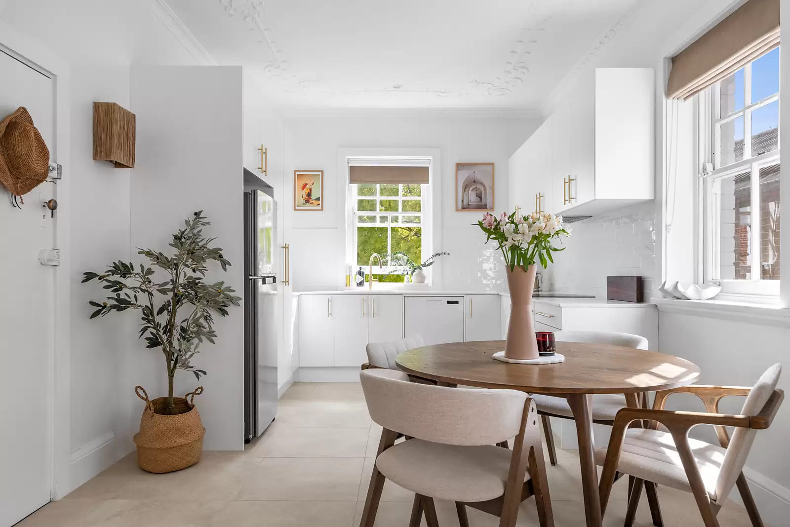 2/74 Coogee Bay Road, Randwick Sold by Sydney Sotheby's International Realty - image 2