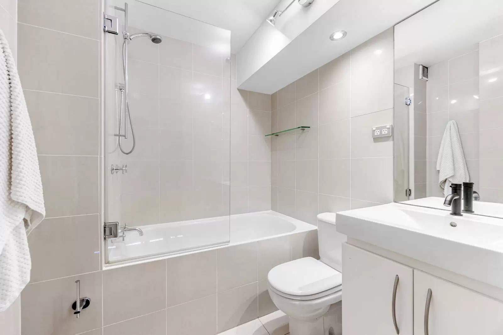 41/41-49 Roslyn Gardens, Elizabeth Bay Leased by Sydney Sotheby's International Realty - image 4
