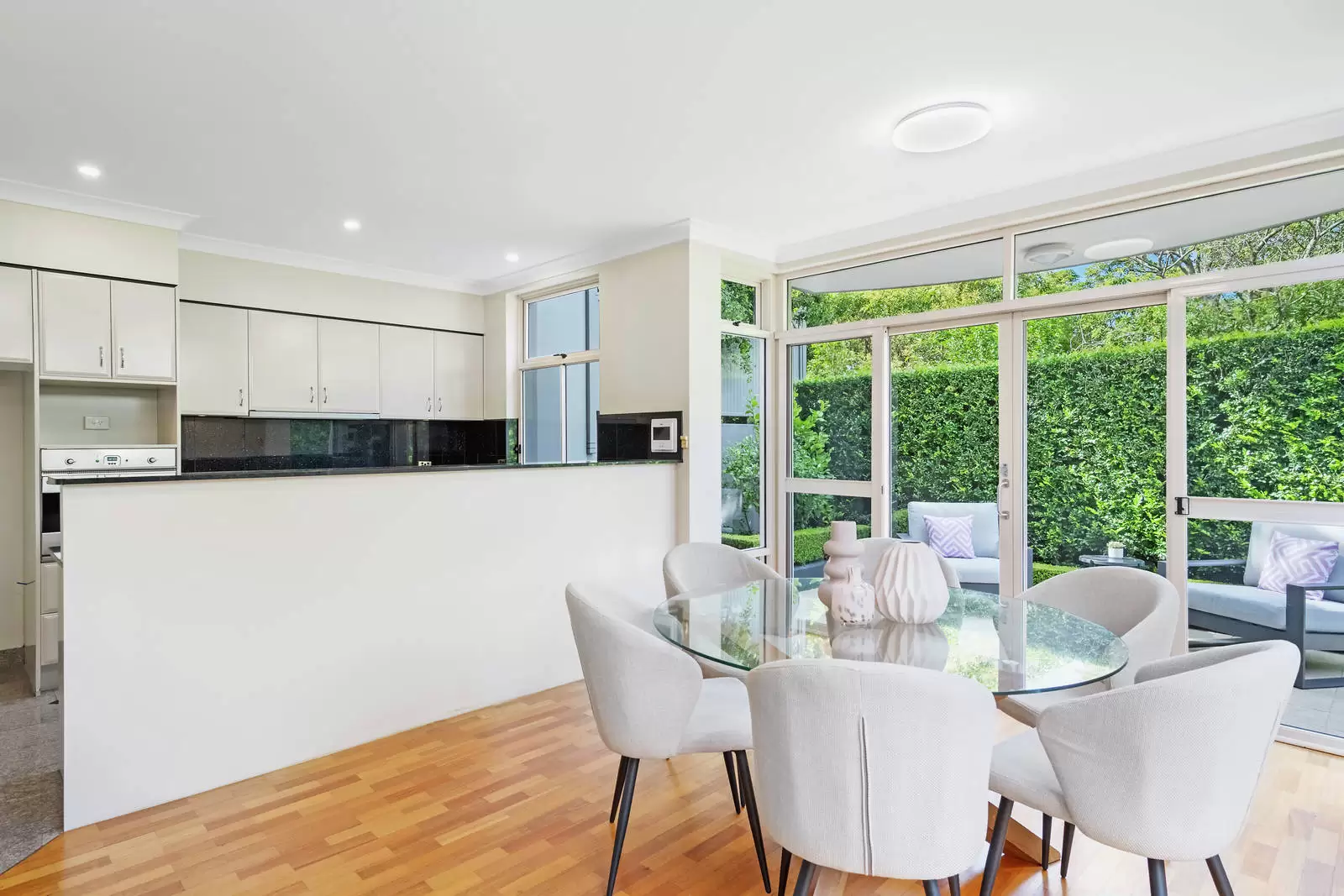 9/17A Cooper Park Road, Bellevue Hill Leased by Sydney Sotheby's International Realty - image 5
