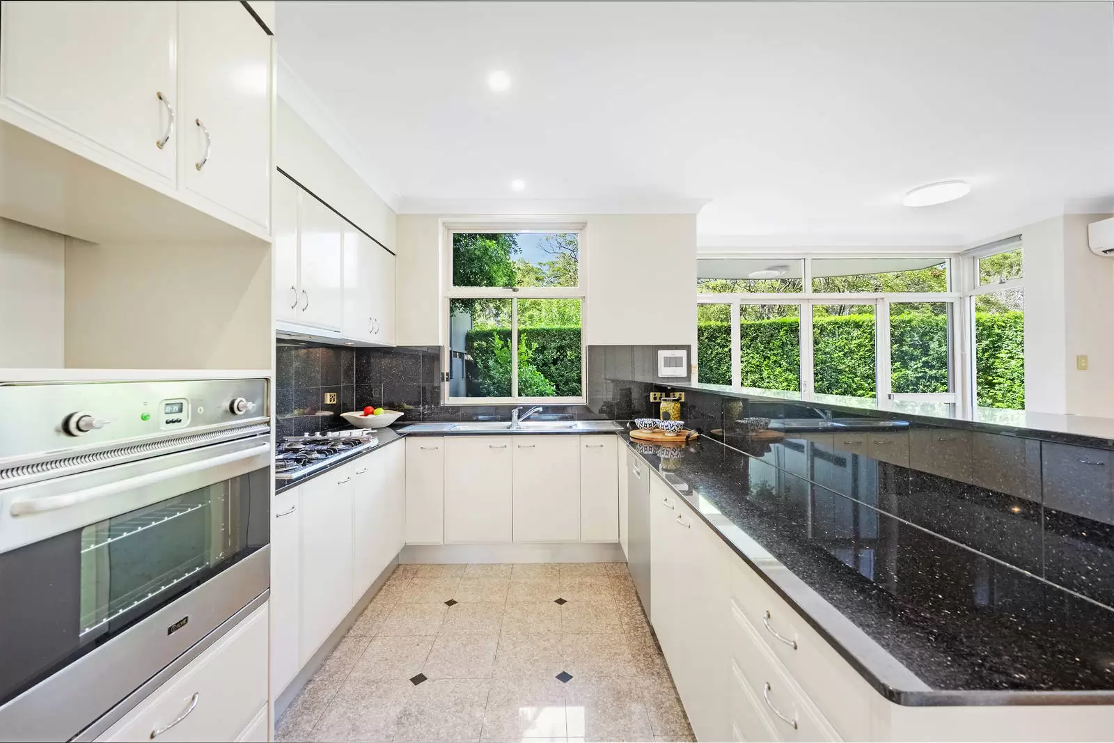 9/17A Cooper Park Road, Bellevue Hill Leased by Sydney Sotheby's International Realty - image 9